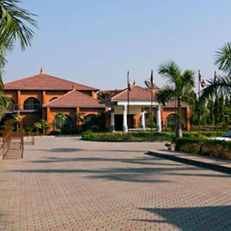 Hotel Lumbini Garden New Crystal Buitenkant foto