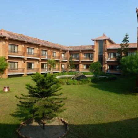 Hotel Lumbini Garden New Crystal Buitenkant foto