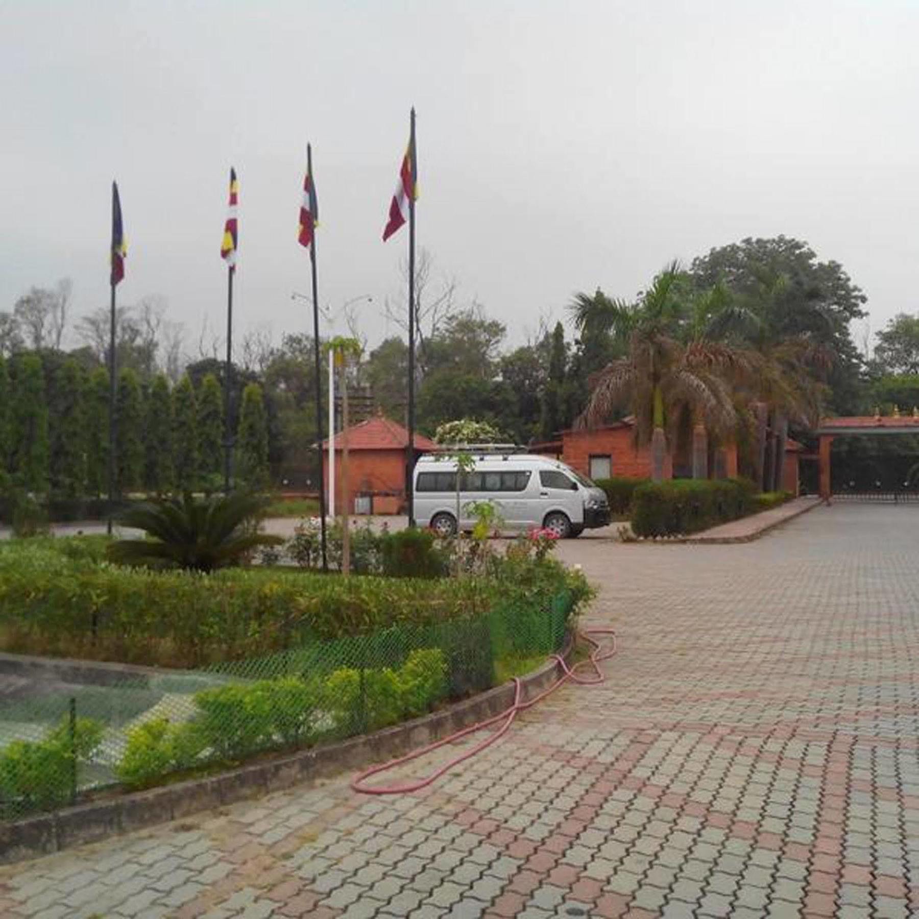 Hotel Lumbini Garden New Crystal Buitenkant foto