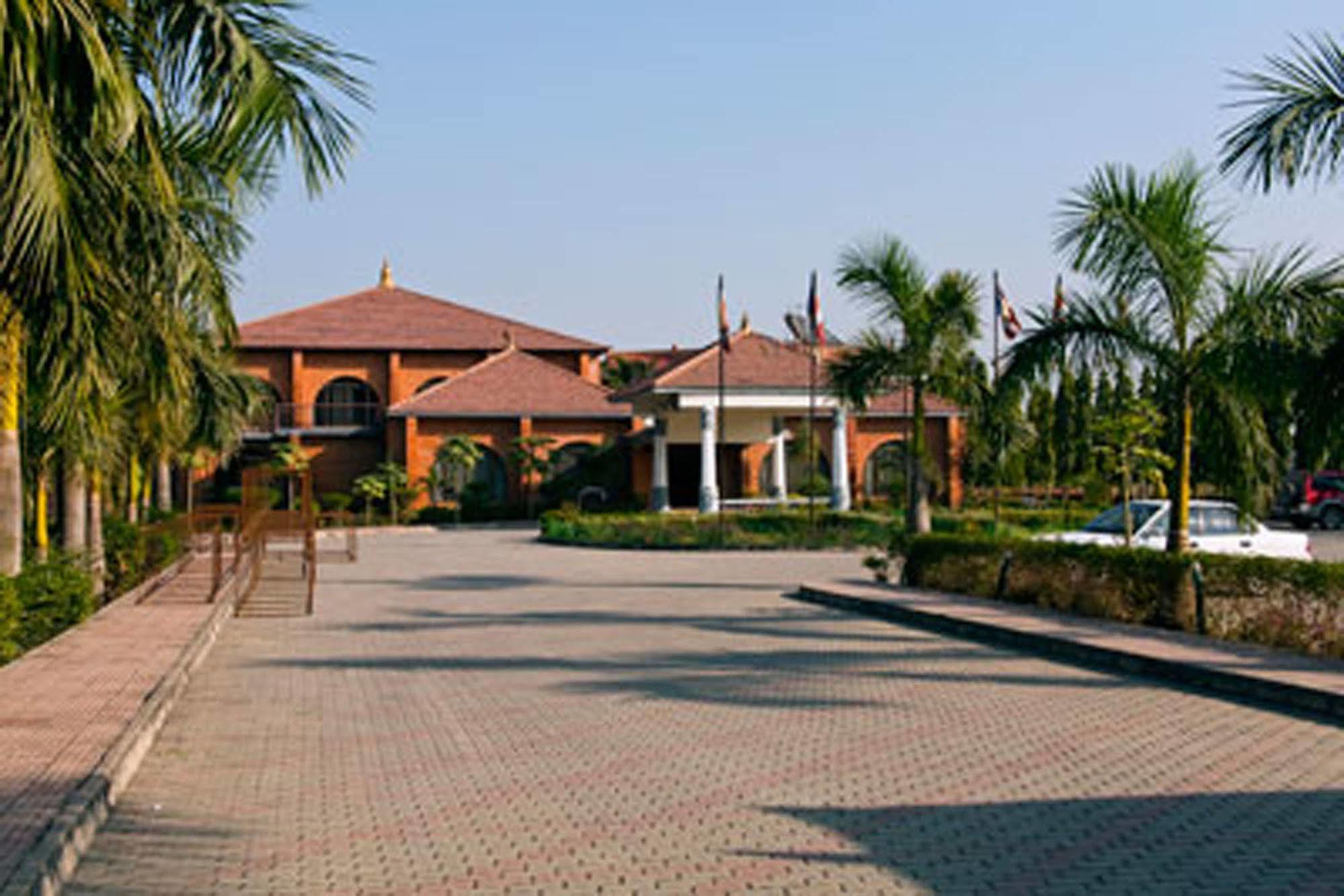 Hotel Lumbini Garden New Crystal Buitenkant foto